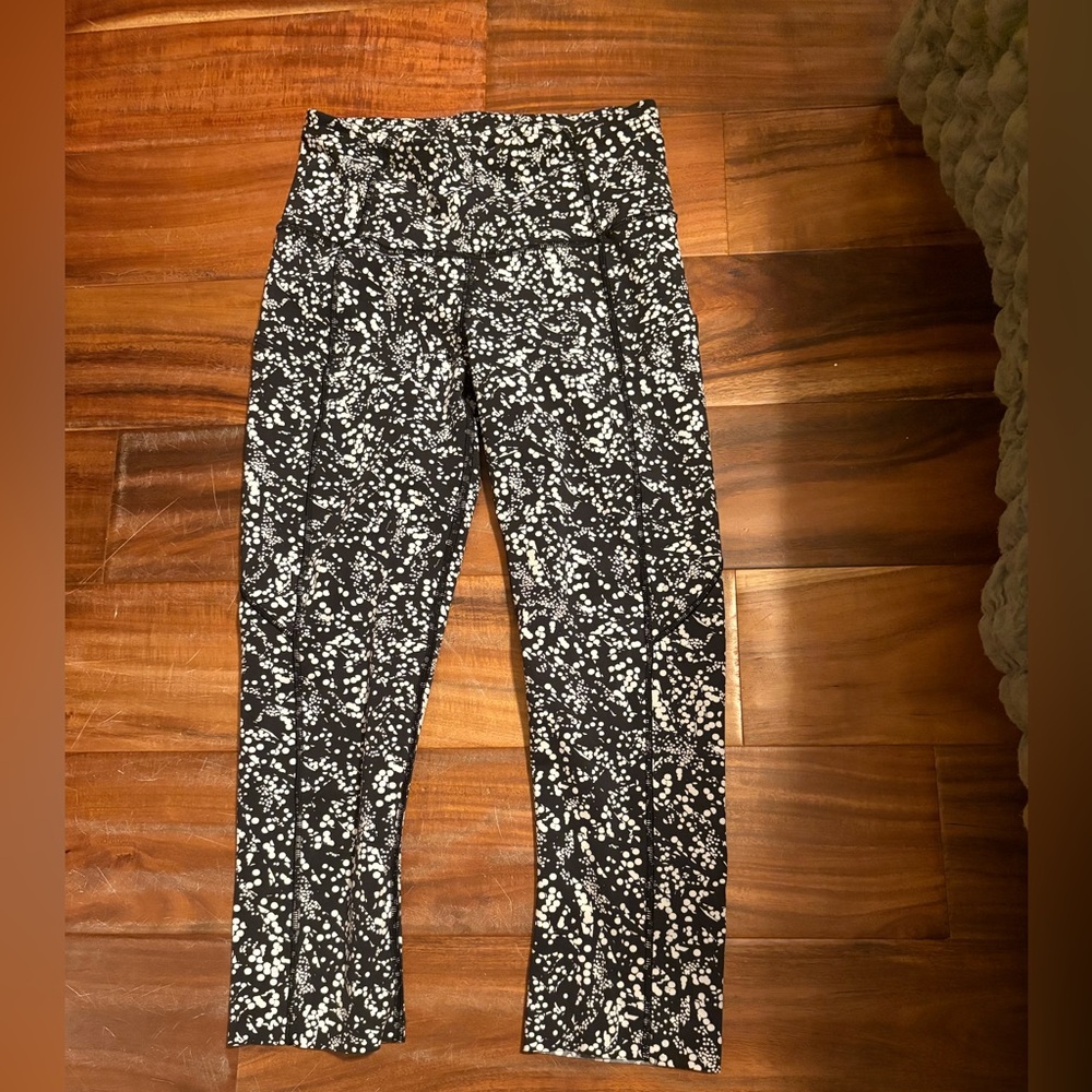 Lululemon Black White Speckled High Rise Crop Leggings Size 4 (1065)